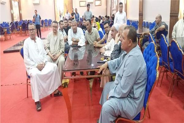 الحضري يناقش نسب تنفيذ مشروعات حياة كريمة