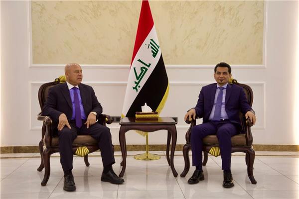 كامل الوزير يصل بغداد على رأس وفد من الطرق والكباري والنقل البري ورؤساء 13 شركة 