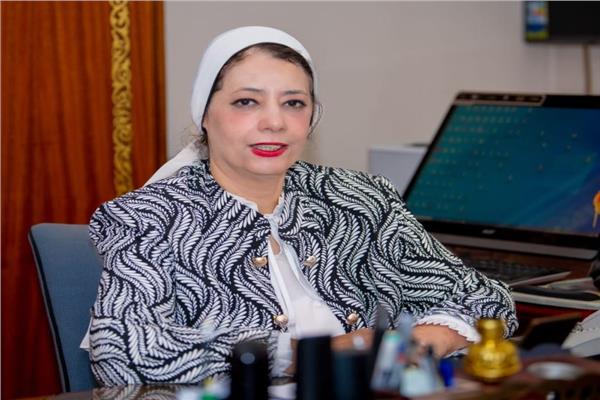  رانيا شرعان  مديرة المكتبة الرئيسية بالدقي