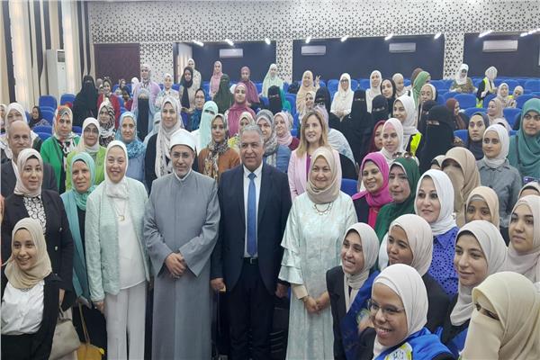 رئيس جامعة الأزهر يفتتح برنامج صناعة القيادات النسائية المشرقة