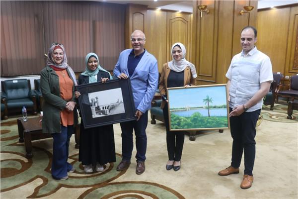 محافظ القليوبية يستقبل طالبة كلية التربية بجامعة بنها