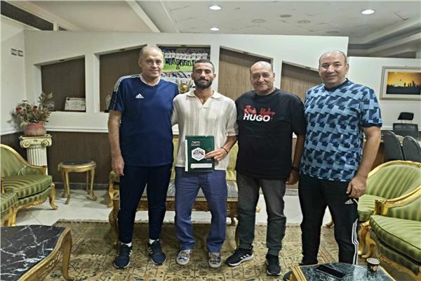 باسم مرسي ينضم إلى طلائع الجيش