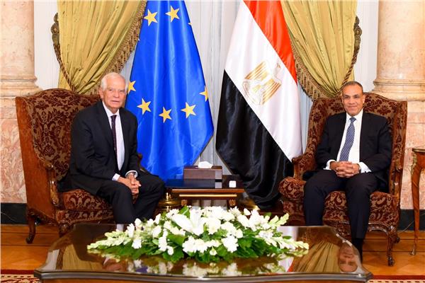 د.بدر عبدالعاطي وجوزيب بوريل