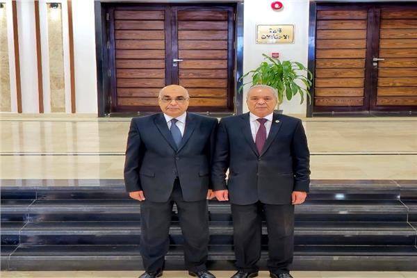 رئيس هيئة النيابة الإدارية خلال استقباله وزير العدل