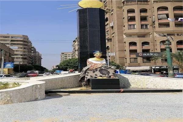 الدفاع عن الحضارة تناشد محافظ المنيا بإزالة مسخ نفرتيتى من المحافظة     