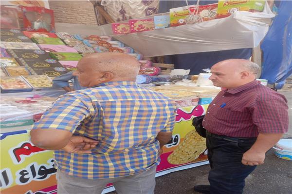متابعة منافذ تقديم الأغذية بمدينة قنا 