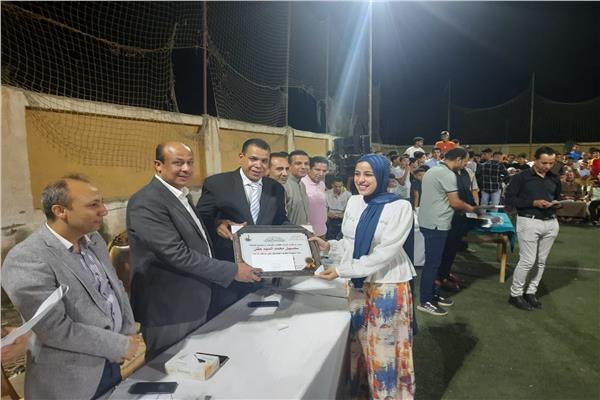 تكريم 76 طالبا وطالبة