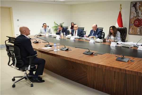 لجنة الوظائف القيادية والإدارة الإشرافية لاختيار المتقدمين علي بعض الوظائف القيادية بالوزارة