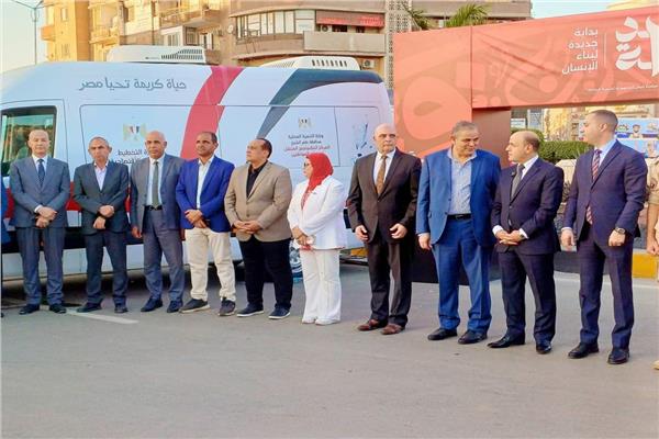 محافظ كفر الشيخ يشهد  مسيرة المشي إحتفالاً بإنطلاق مبادرة "بداية جديدة"