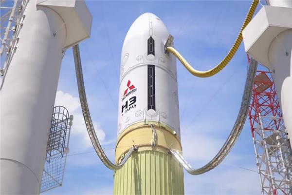 إطلاق الأقمار الصناعية 