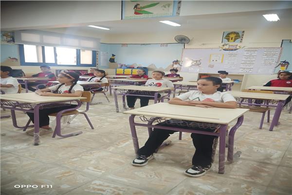  حضور الطلاب داخل المدارس المصرية اليابانية 