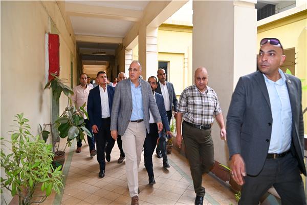 زيارة مفاجئة للدكتور سويلم للإدارة المركزية للموارد المائية والرى بالشرقية