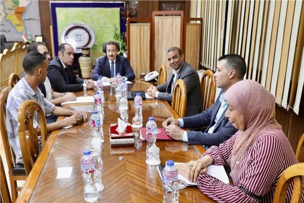اللواء إبراهيم أبو ليمون محافظ المنوفية خلال الاجتماع
