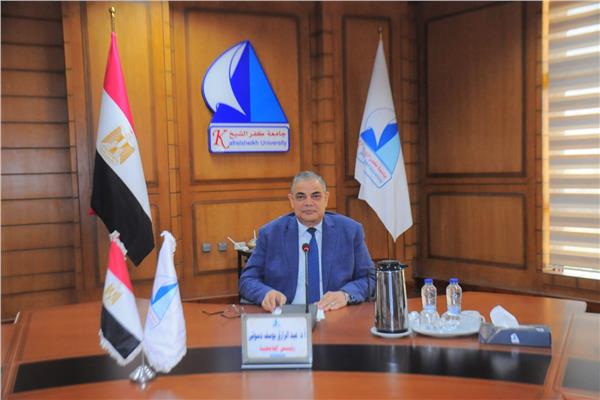 الدكتور عبد الرازق دسوقي، رئيس جامعة كفر الشيخ
