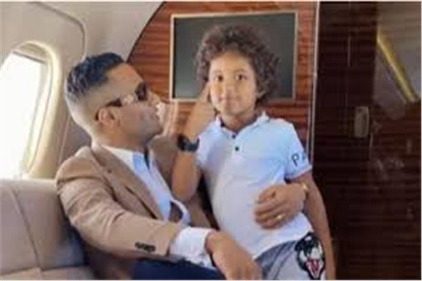 الفنان محمد رمضان ونجله