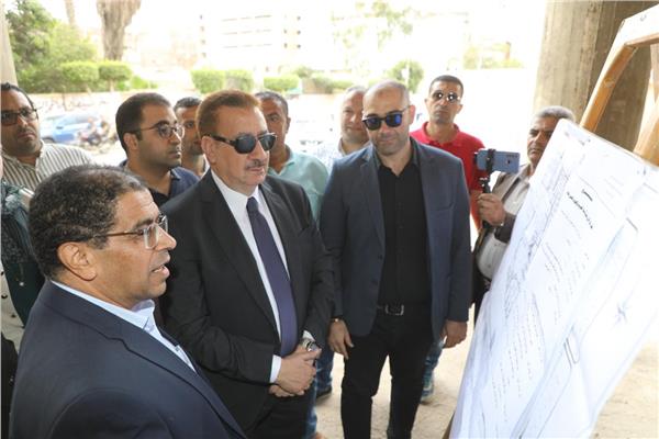 اللواء إبراهيم أبو ليمون محافظ المنوفية خلال جولته الميدانية