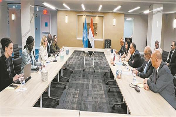 وزيرا الخارجية والتعاون الدولى خلال لقائهما مدير عام العمليات بالبنك الدولى