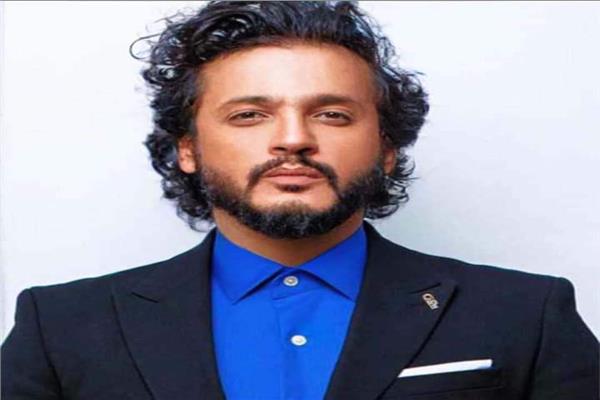 المطرب إيساف