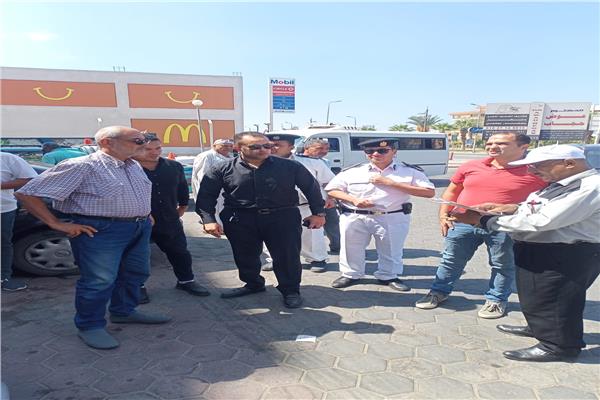 تنفيذ قرارات الغلق والتشميع للمحلات والبدرومات