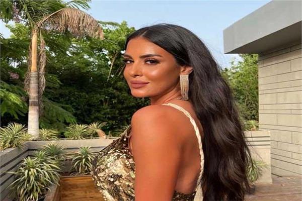  الفنانة ميرنا نور الدين