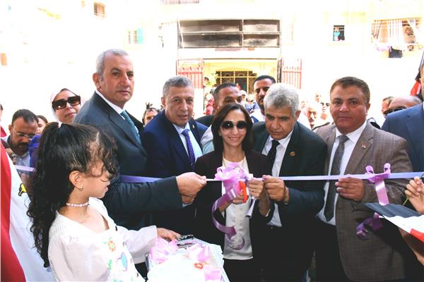 محافظ البحيرة خلال افتتاح مدرسة جلال قريطم الإعدادية 