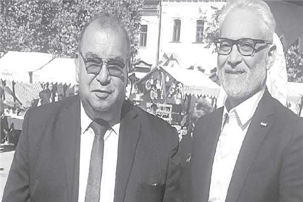  الكاتب الصحفى رفعت فياض مع السفير مؤيد الضلعى