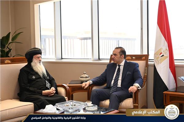 جانب من اجتماع المستشار محمود فوزي بالأنبا بولا مطران طنطا