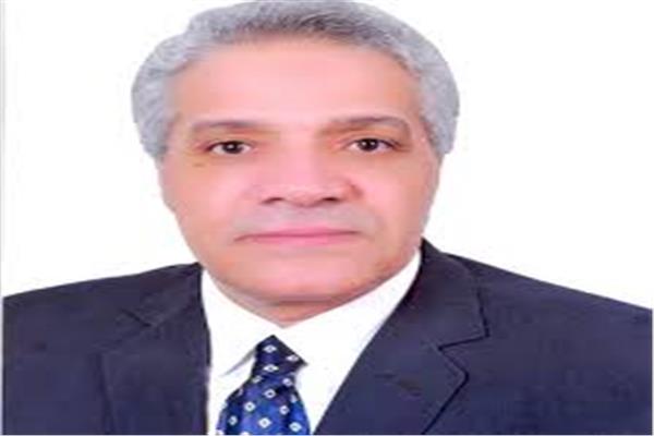  الدكتور ممتاز شاهين