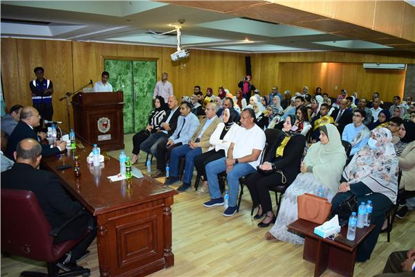 الدكتور حسان النعماني رئيس جامعة سوهاج