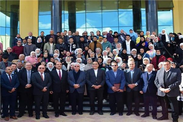 الدكتور أيمن عاشور