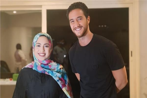 أحمد مالك مع محررة بوابة أخبار اليوم