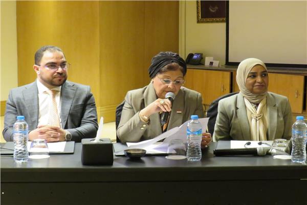 نائب وزير الصحة تسلط الضوء على الصحة الإنجابية والتنمية البشرية