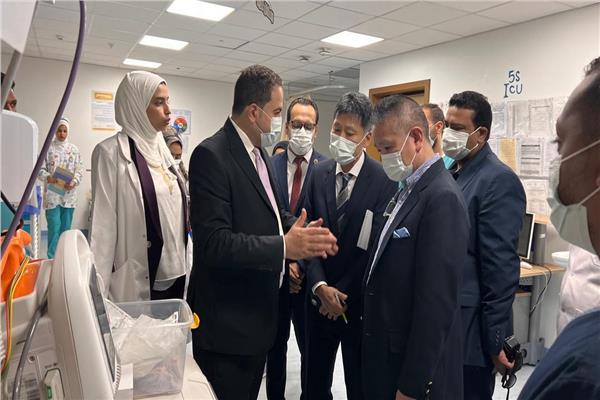  القنصل الياباني والملحق الطبي بالسفارة اليابانية 