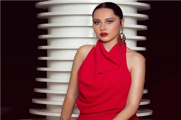 الفنانة ياسمين رئيس 