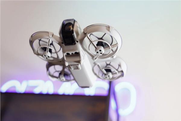 طائرة DJI Neo
