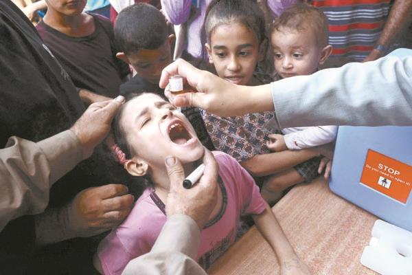 الأونروا تمكنت من تطعيم نحو 93 ألف طفل دون سن العاشرة في غزة  (أ ف ب)