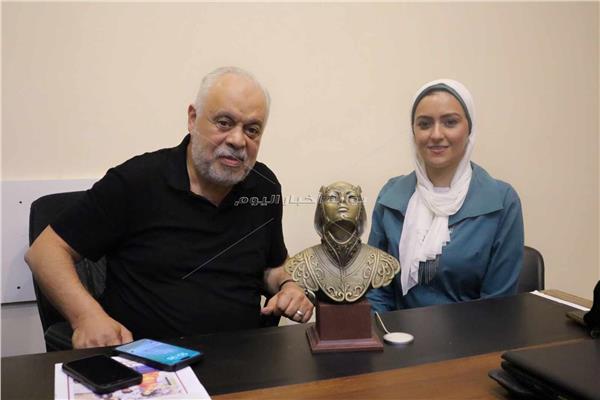 د.أشرف ذكي يكشف لبوابة أخبار اليوم عن "درع مهرجان النقابة المسرح"