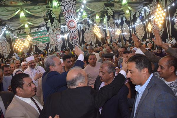 محافظ الغربية ونائبه يشهدان  احتفال الطرق الصوفية بمولد السيد البدوي