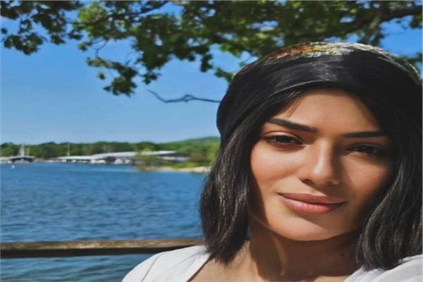 الفنانة  ثراء جُبيل