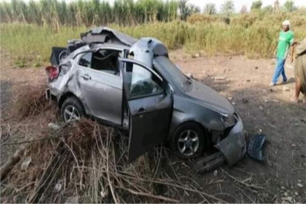 حادث انقلاب سيارة ملاكي بقنا
