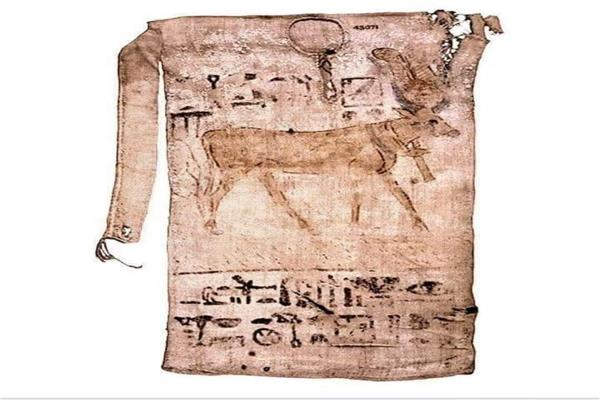 أول تيشيرت مطبوع في التاريخ: قصة مذهلة من مصر القديمة