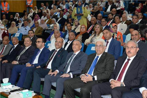وزير العمل ومحافظ الإسماعيلية 