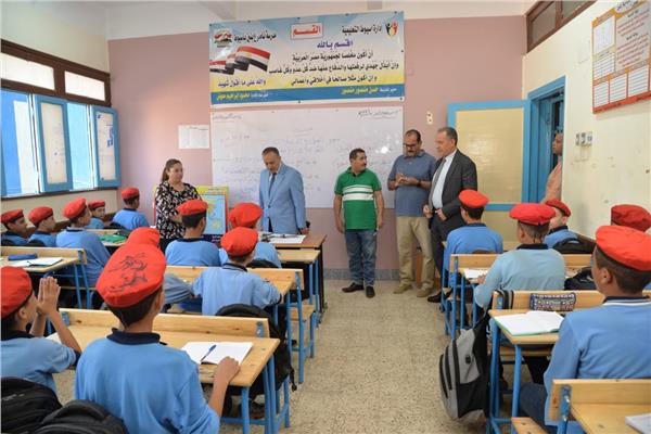 محافظ أسيوط يتفقد مدرسة ناصر الإعدادية 