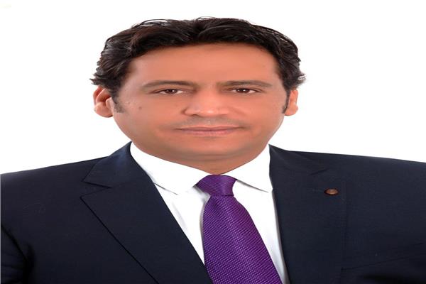  الدكتور الطيب عباس