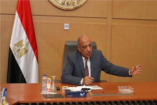الدكتور محمود عصمت وزير الكهرباء والطاقة المتجددة