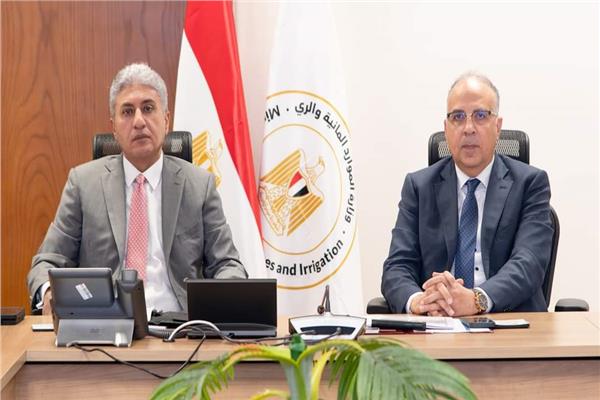 اجتماع لجنة متابعة إجراءات طرح أراضي نهر النيل من شبرا حتى حلوان