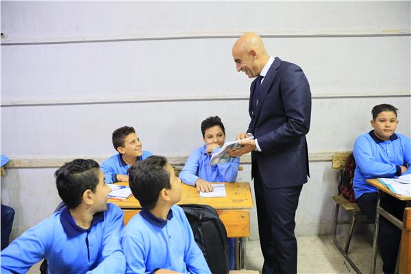 زيارة مفاجئة لوزير التعليم لمدارس المطرية