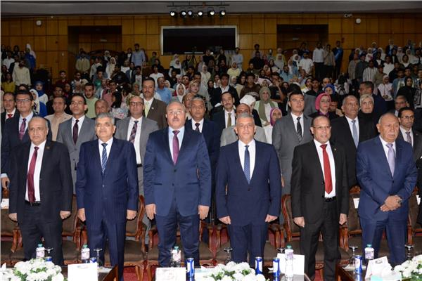 محافظ الإسماعيلية والفريق أسامة ربيع يشهدان بذكرى انتصارات أكتوبر الحادية والخمسين 