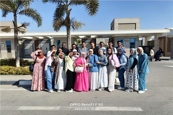 طلاب جامعة القناة السويس