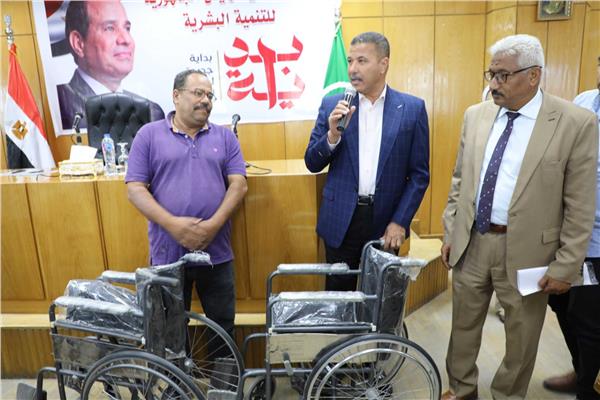 محافظ المنيا يعزز منظومة الشكاوى الحكومية